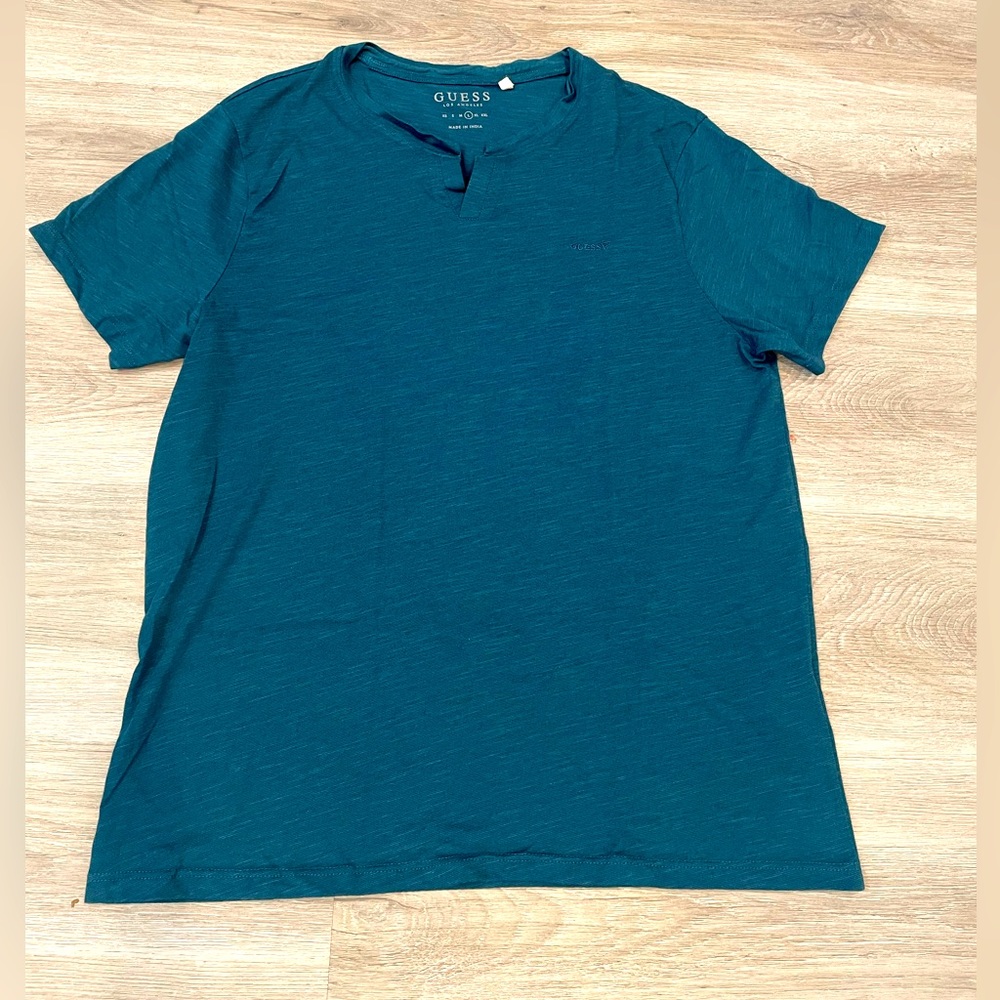 Guess men shirt Conrad space-dye tee.